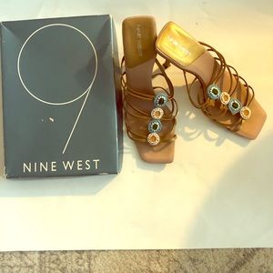 9 Nine West
